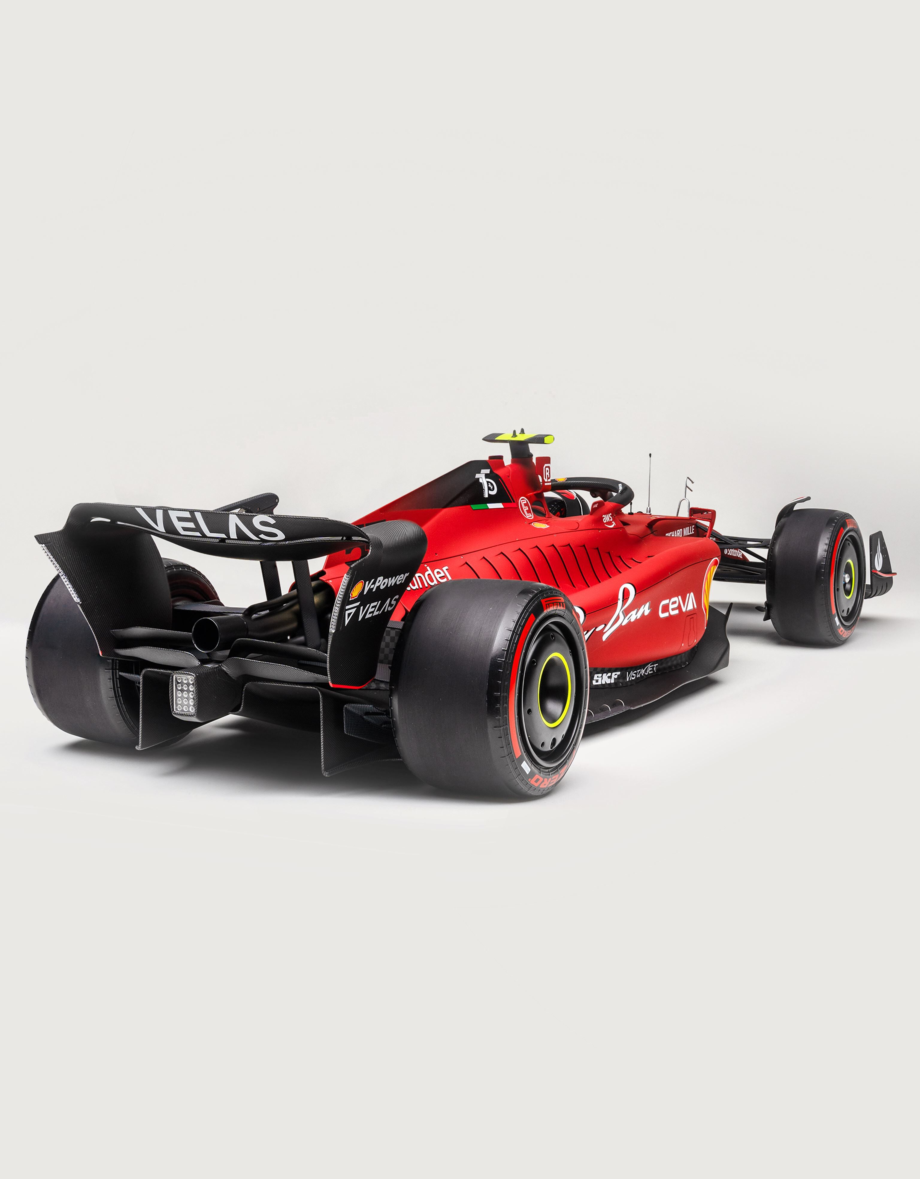 Ferrari F1-75 カルロス・サインツ モデルカー 1:8スケール、レッドの | Ferrari®