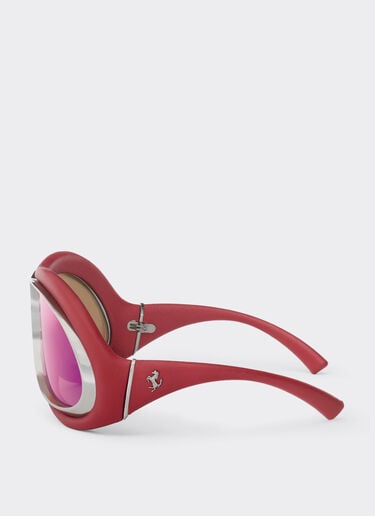 Sunglasses in red leather and gunmetal grey metal with gold rose mirror lenses Ferrari Sunglasses in red leather and gunmetal grey metal with gold rose mirror lenses Racing red LA01Lf