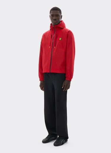  Nylon-Windjacke mit Ferrari-Wappen Rosso SWMOU0004WNY0003f