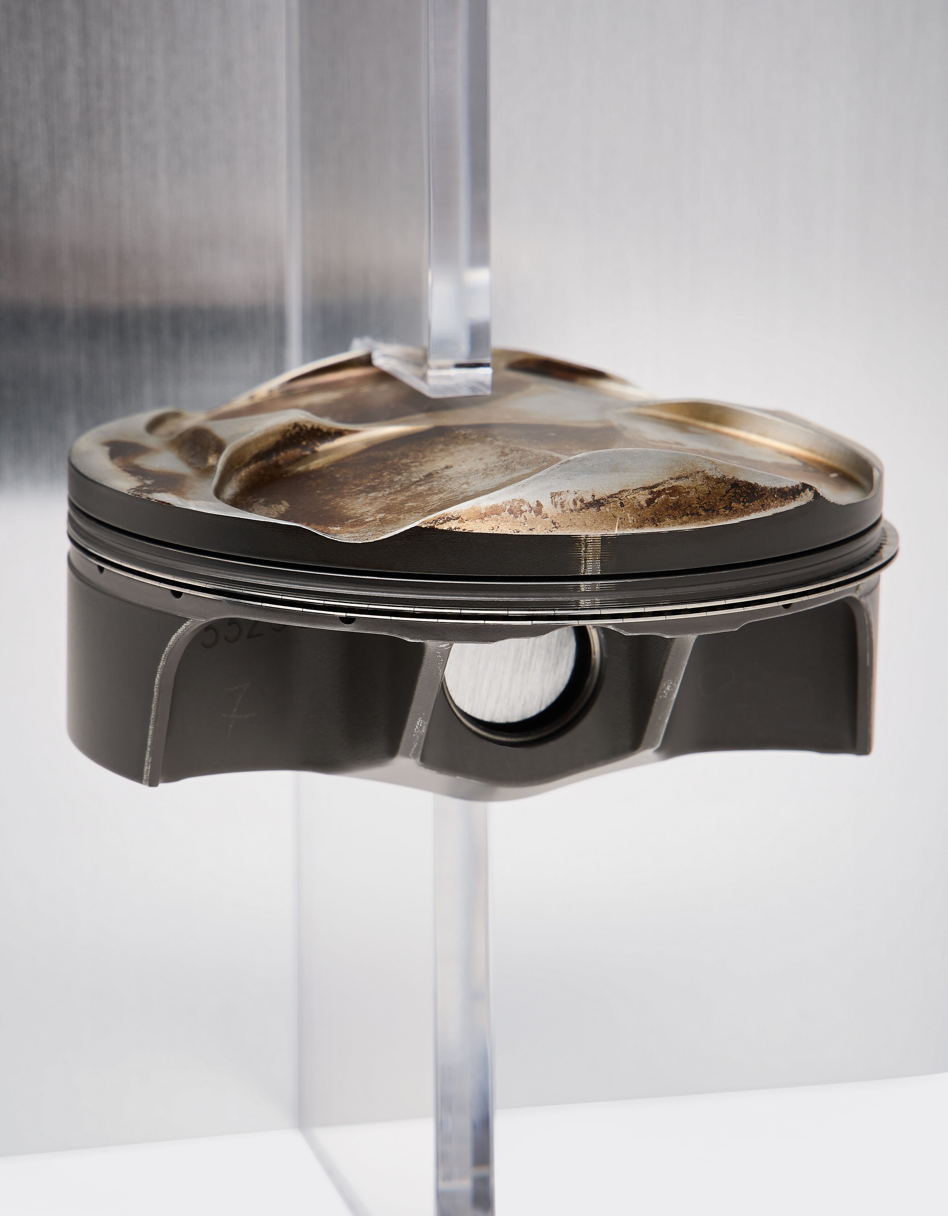 Ferrari Original F1 piston from 2001, World Champion Silver 51378f