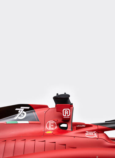 Ferrari Modello Ferrari F1-75 Charles Leclerc in scala 1:18 Rosso Corsa F0884f