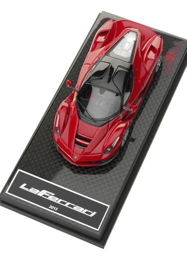 Ferrari LaFerrari model in 1:43 scale Red 13948f