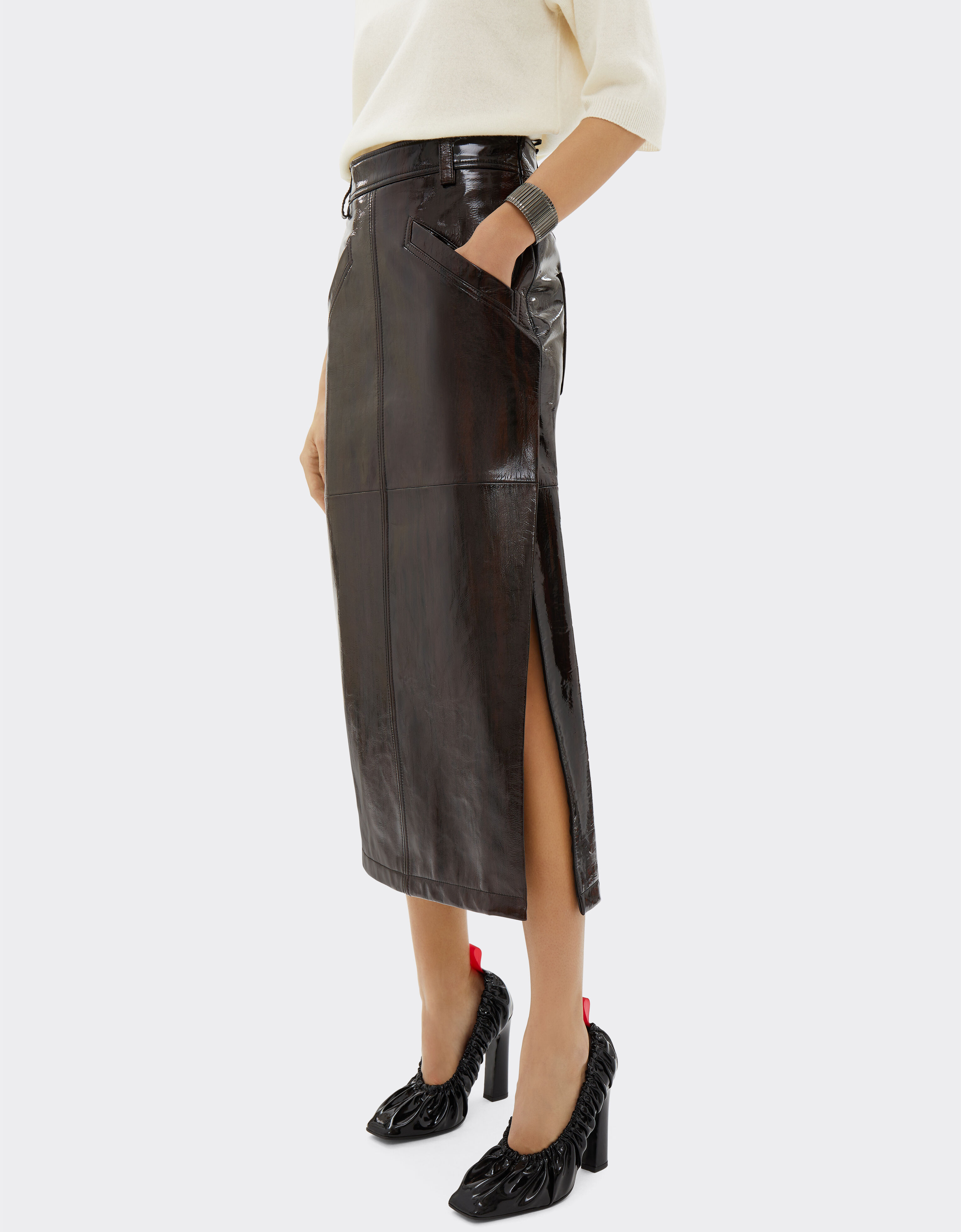 Gonna in pelle lucida con motivo brushed in Dark Brown da Donna Ferrari