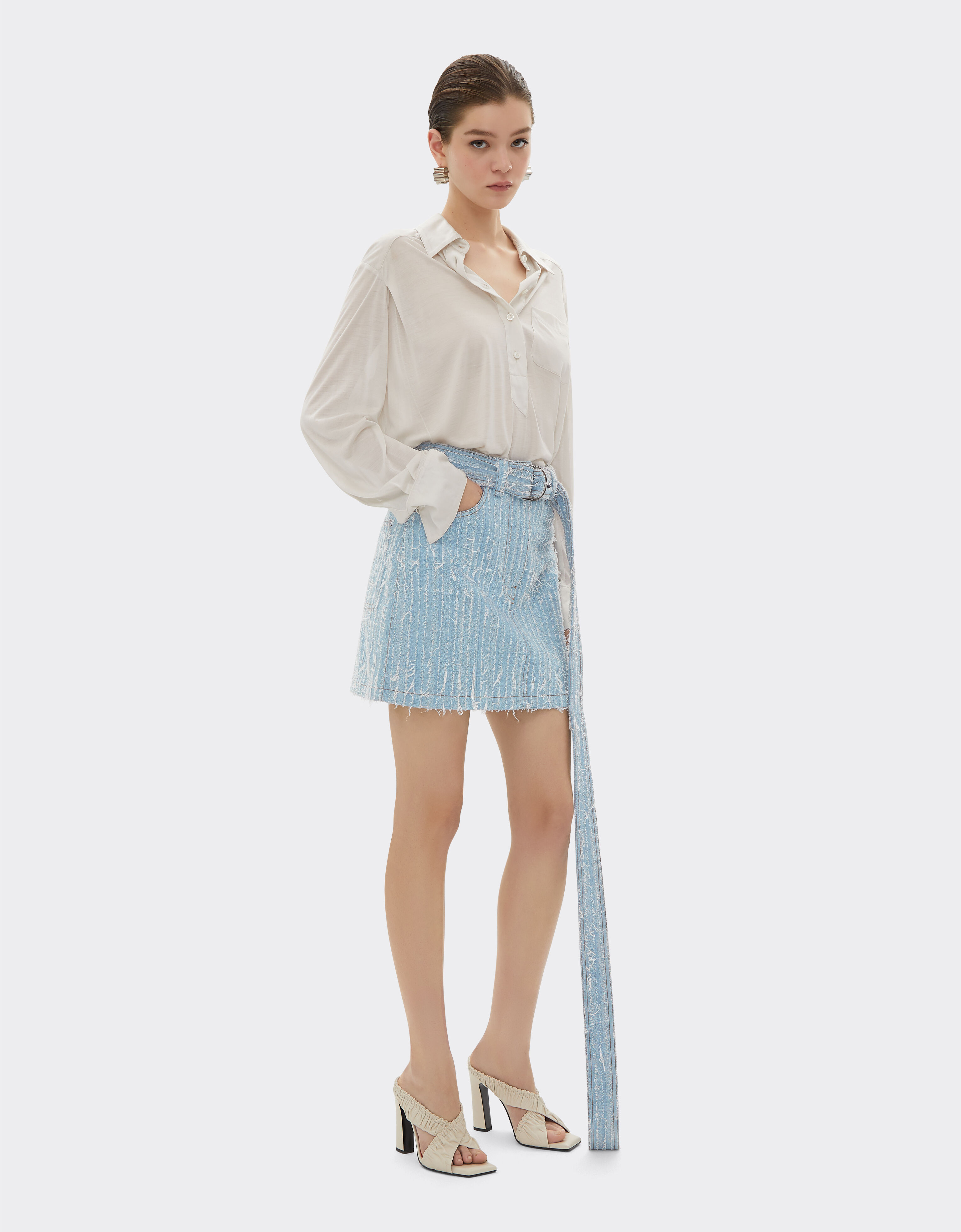Ferrari enim-Minirockausgefranst und gebleicht Heller Denim 22194f