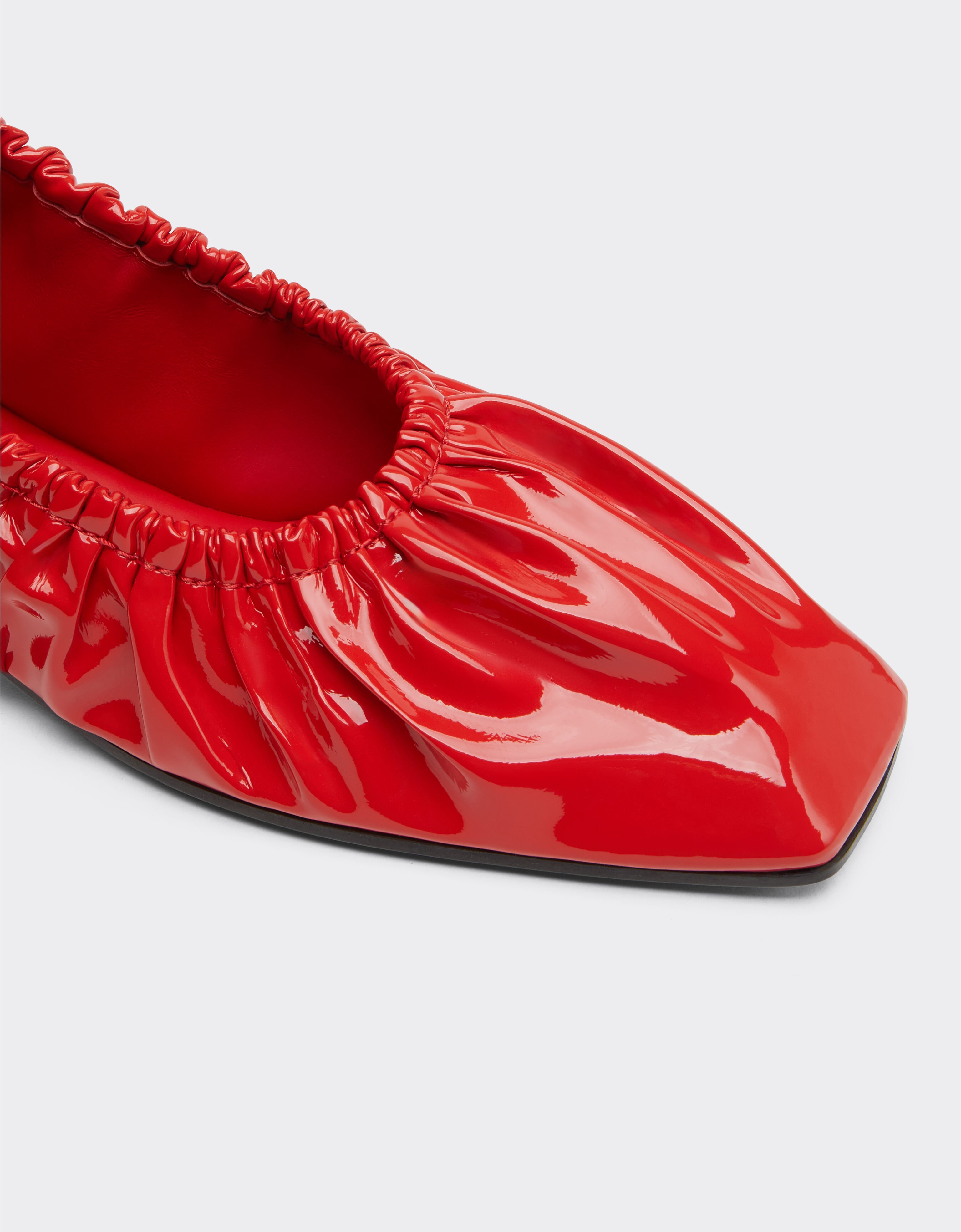 Ferrari Gekräuselter Ballerina-Schuh aus Lackleder Rosso Dino 21453f