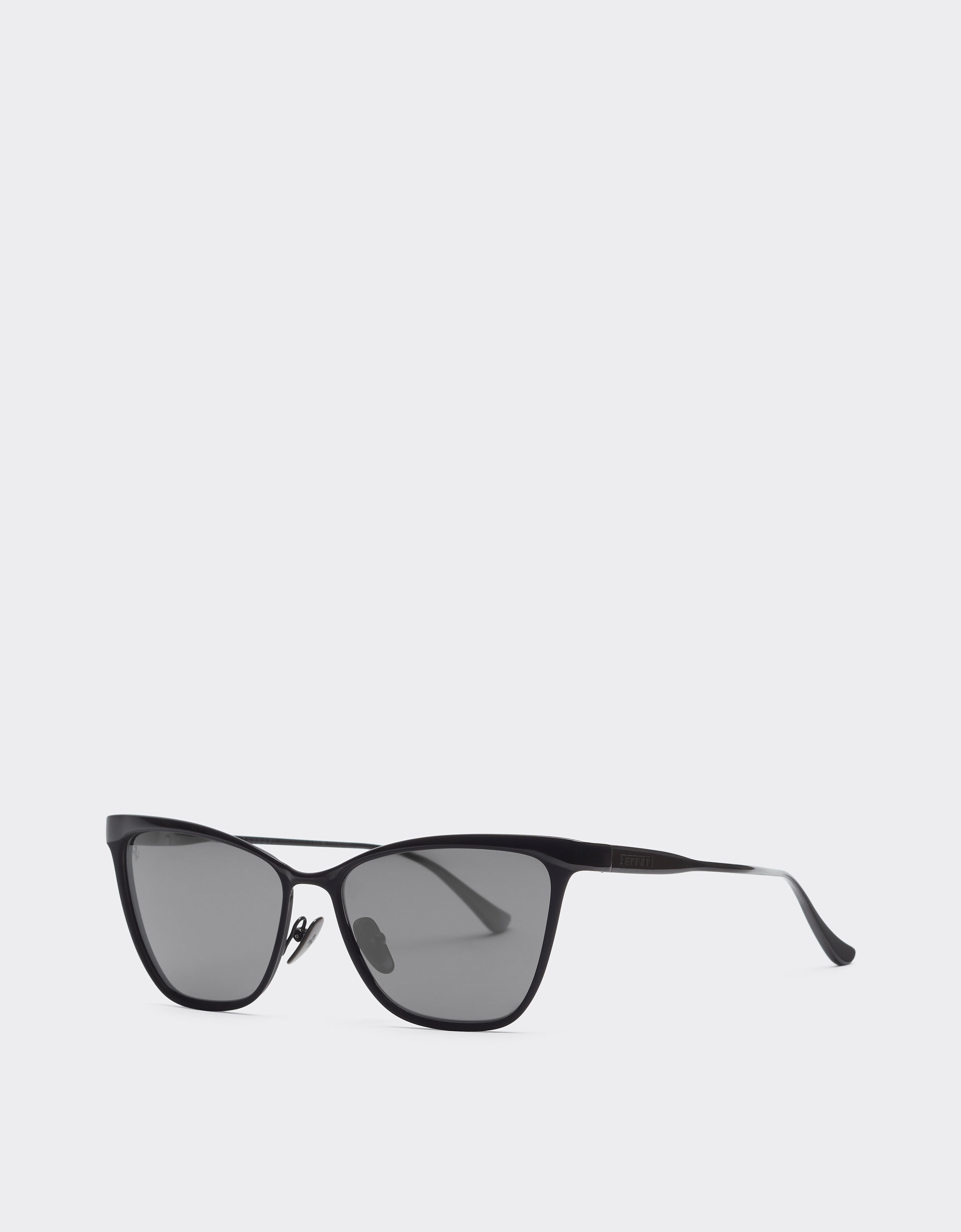 Lunettes de soleil Ferrari en métal noir avec verres noirs cristallins polarisés Ferrari Lunettes de soleil Ferrari en métal noir avec verres noirs cristallins polarisés Black Matt LA0KXf
