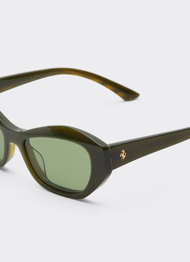 Ferrari Lunettes de soleil Ferrari en acétate  vert strié avec verres vert uni Verde Abetone LA0L5f