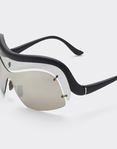 Ferrari Limited Edition Ferrari injected and leather sunglasses with gray and silver mirroredlenses Black LA0F7f
