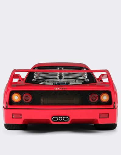 Ferrari 1:18 scale model F40 Red F0112f