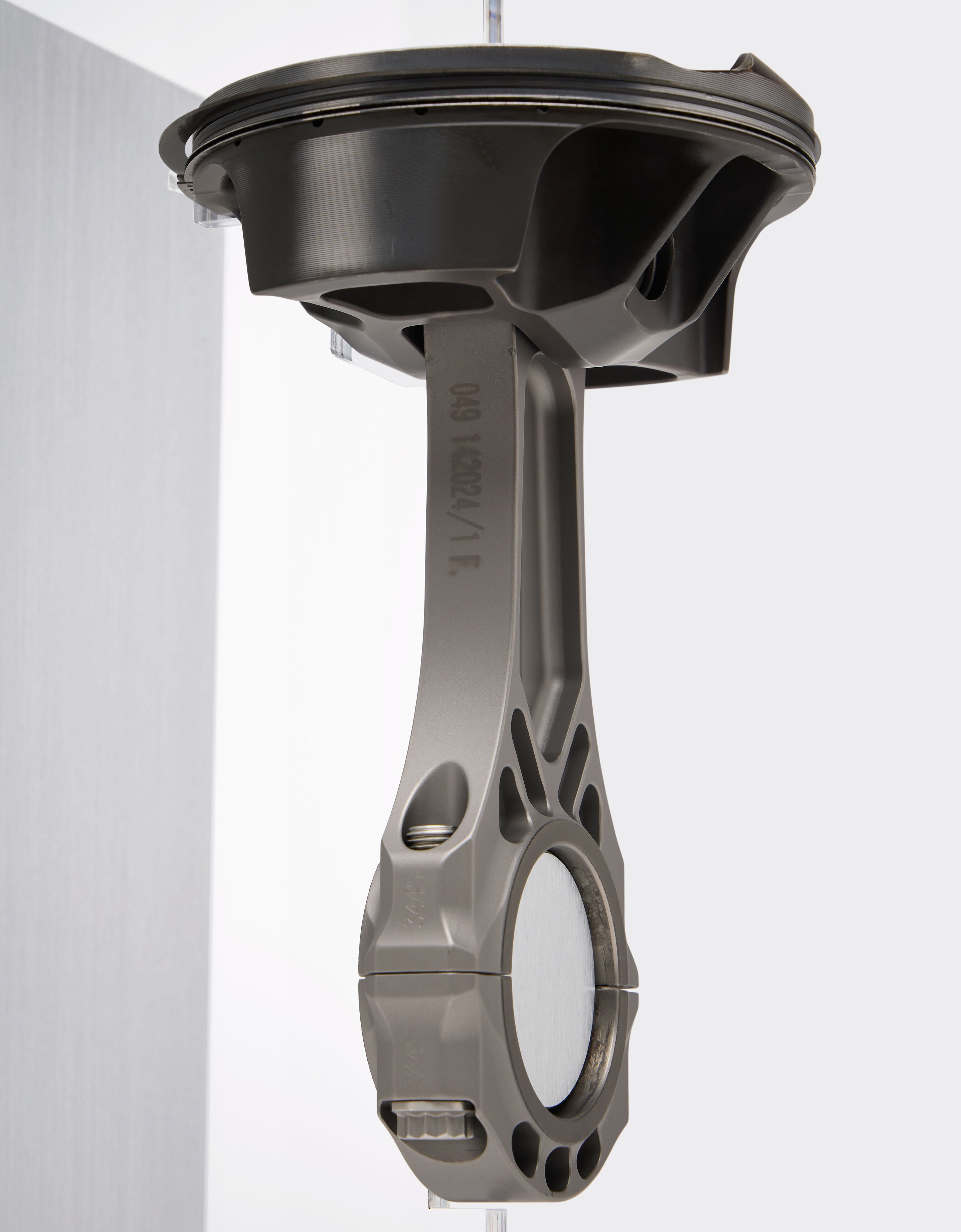 Ferrari Original 2012 F1 connecting rod and piston set Silver 51385f