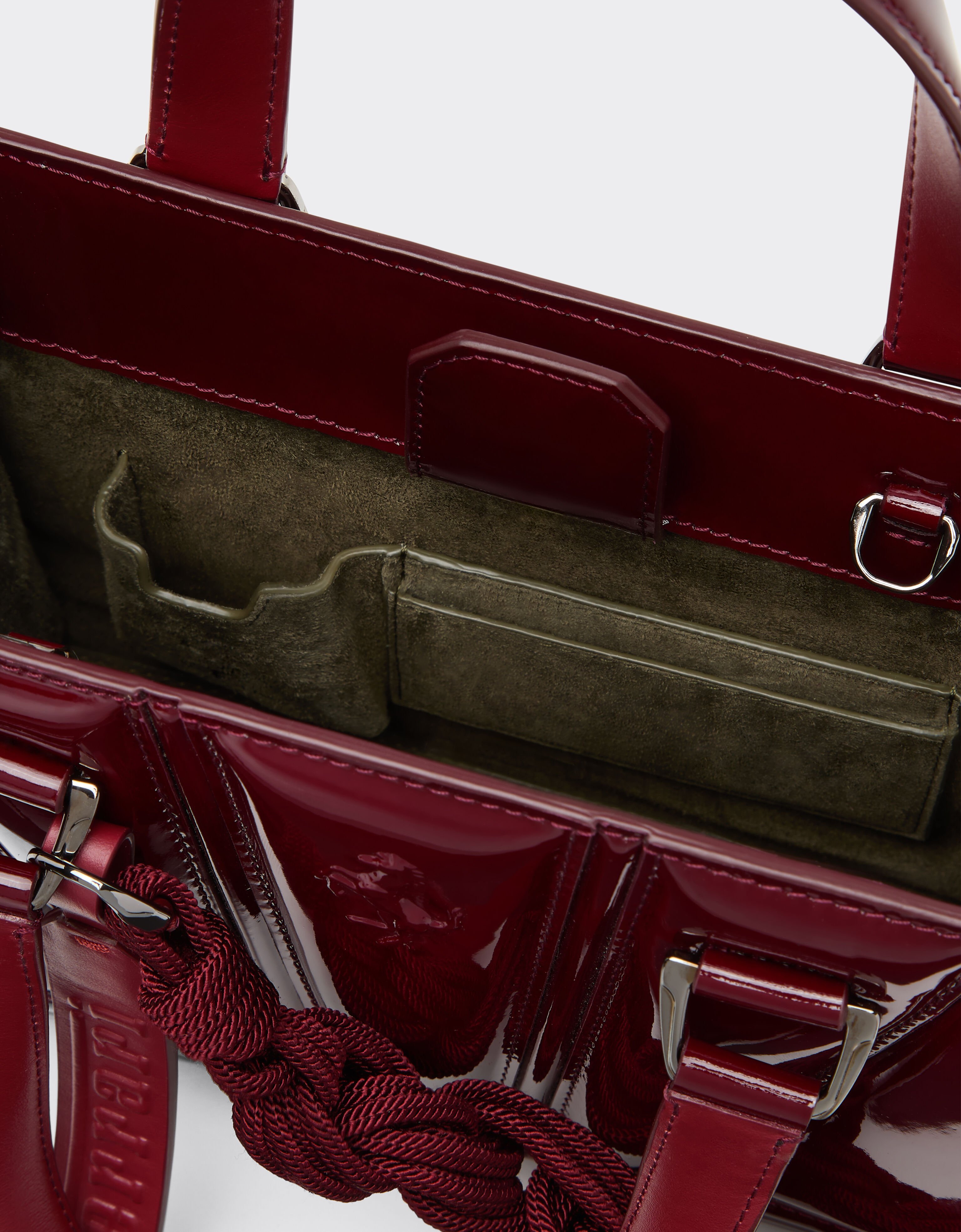 Ferrari GT mini bolso tote Reacondicionado por Ferrari en charol con scooby Burdeos 49876f
