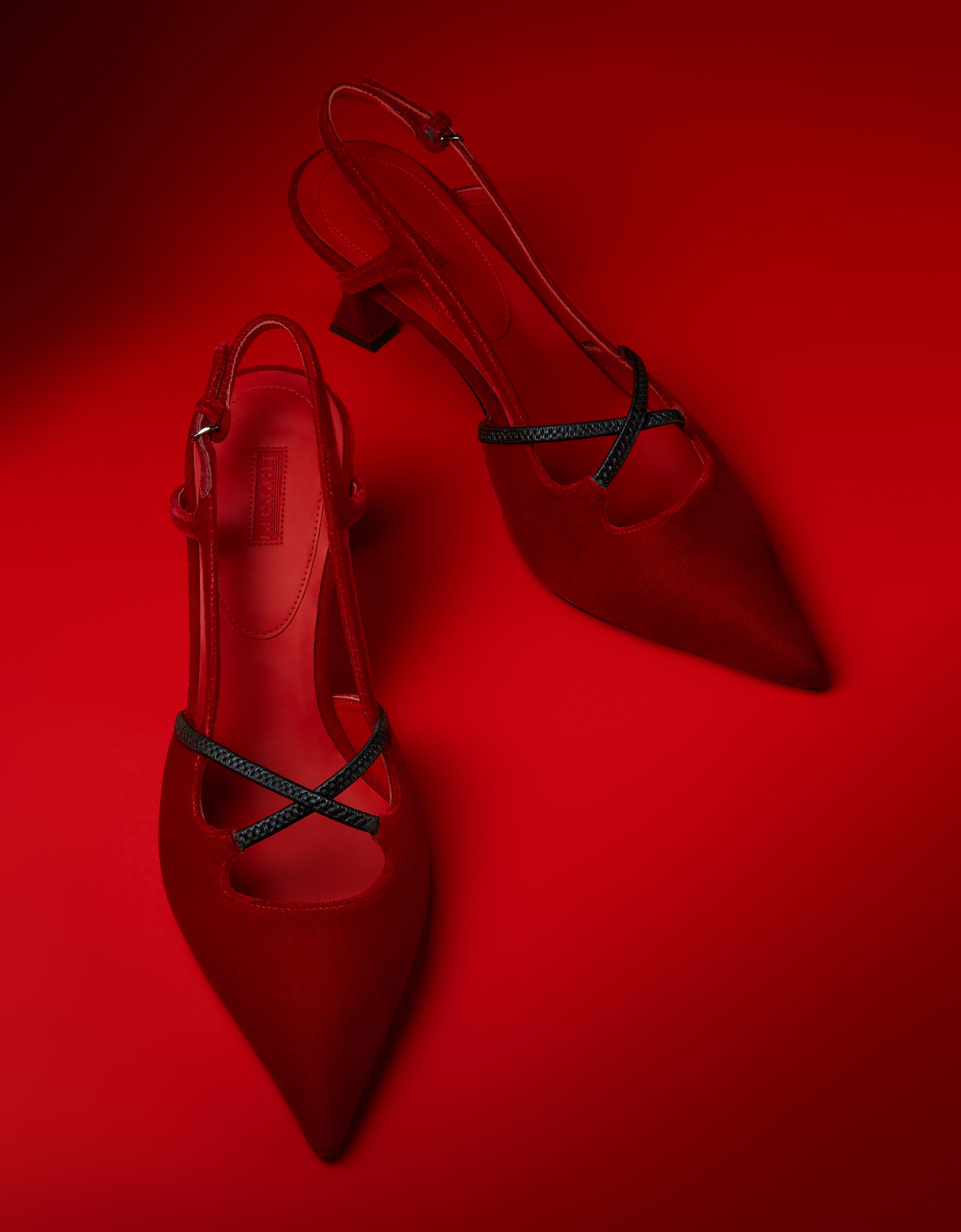 Slingback shoes in red velvet with midi heel
