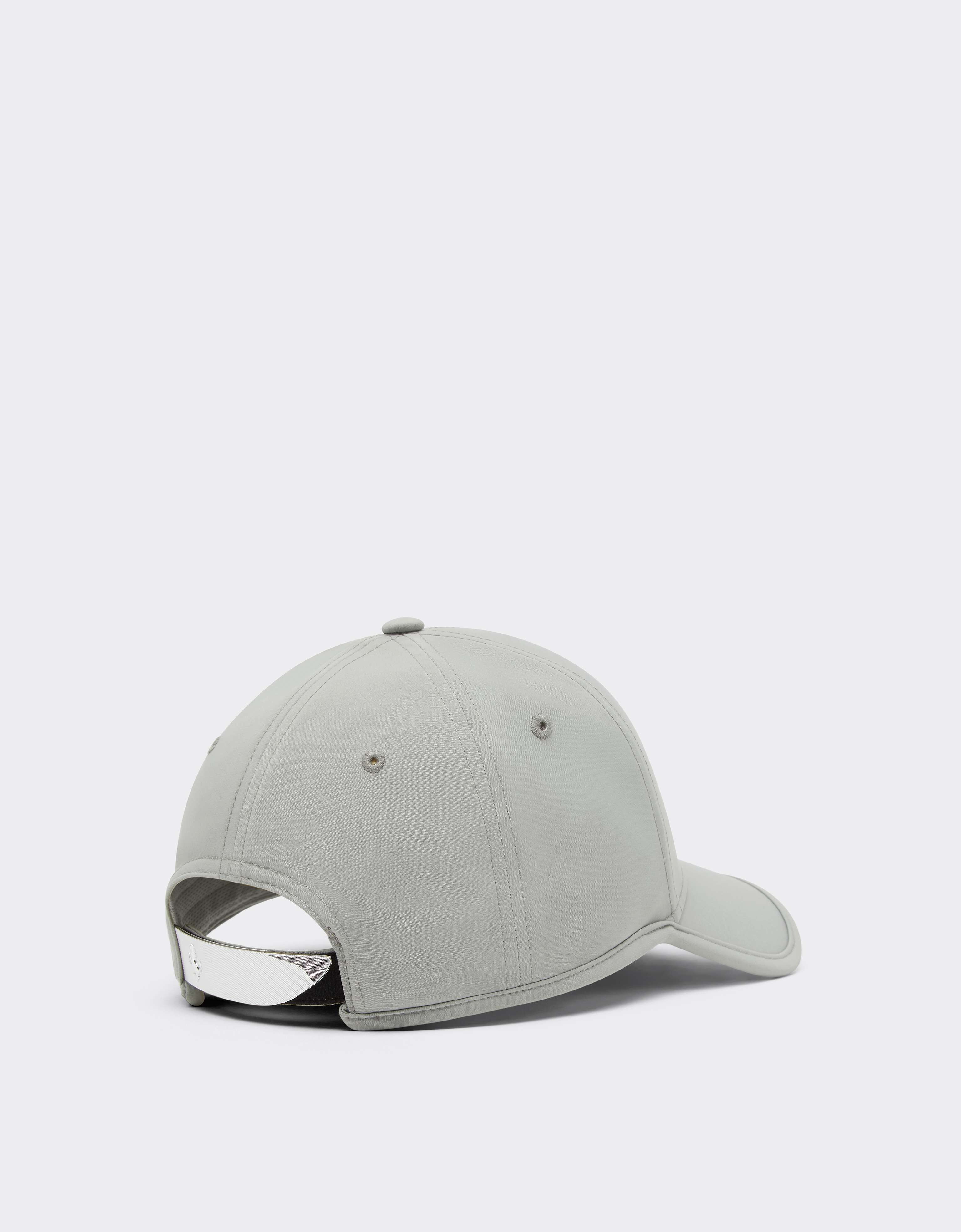 Gorra de béisbol con el Cavallino Rampante de metal Ferrari Gorra de béisbol con el Cavallino Rampante de metal Olive green CANCP0006WPL0003f