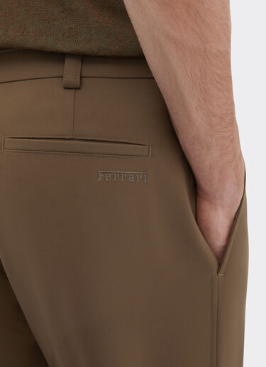 Ferrari 機能性コットン チノパンツ Khaki Green 50793f