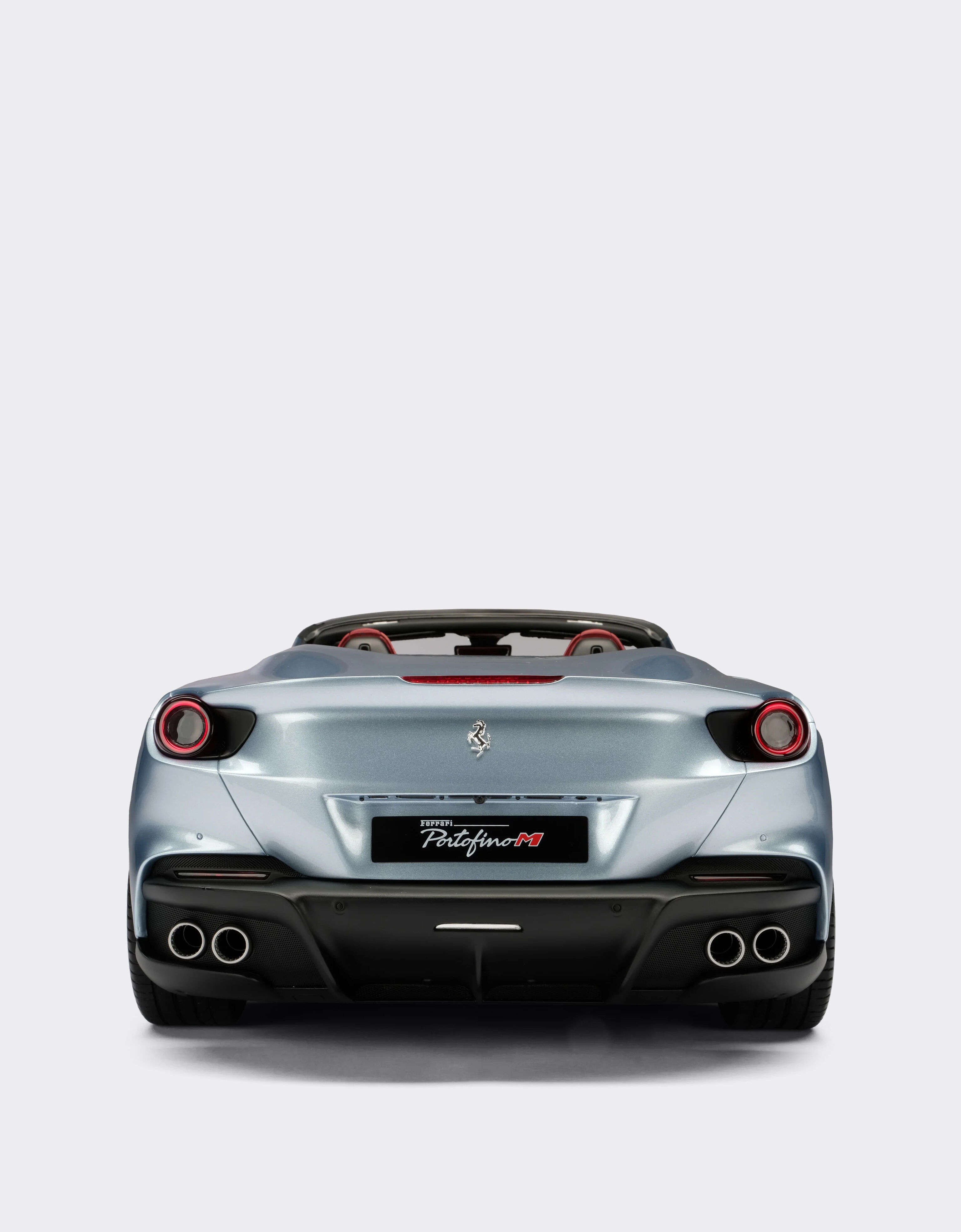 Ferrari Ferrari Portofino M 1:8 scale model Blu Scozia F0575f