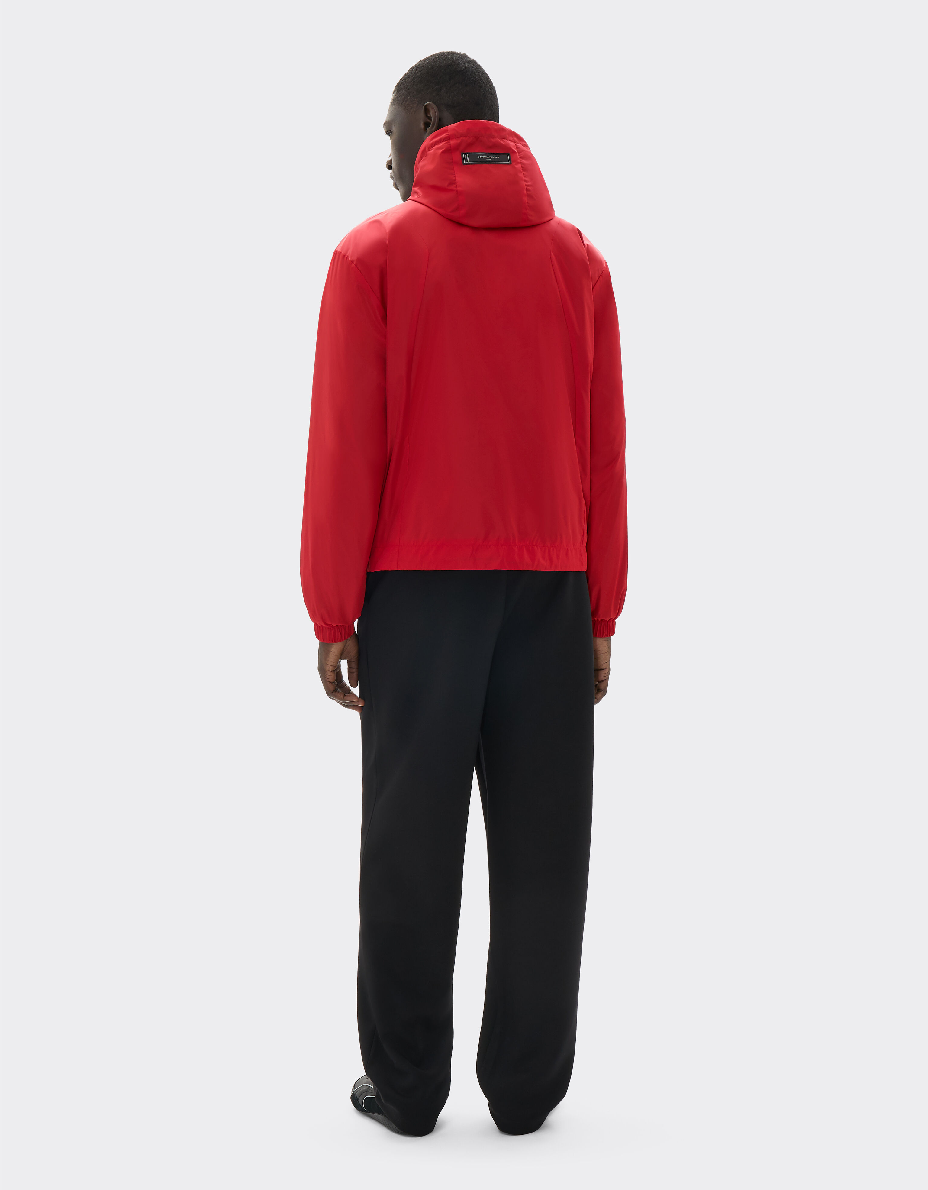  Nylon-Windjacke mit Ferrari-Wappen Rosso SWMOU0004WNY0003f