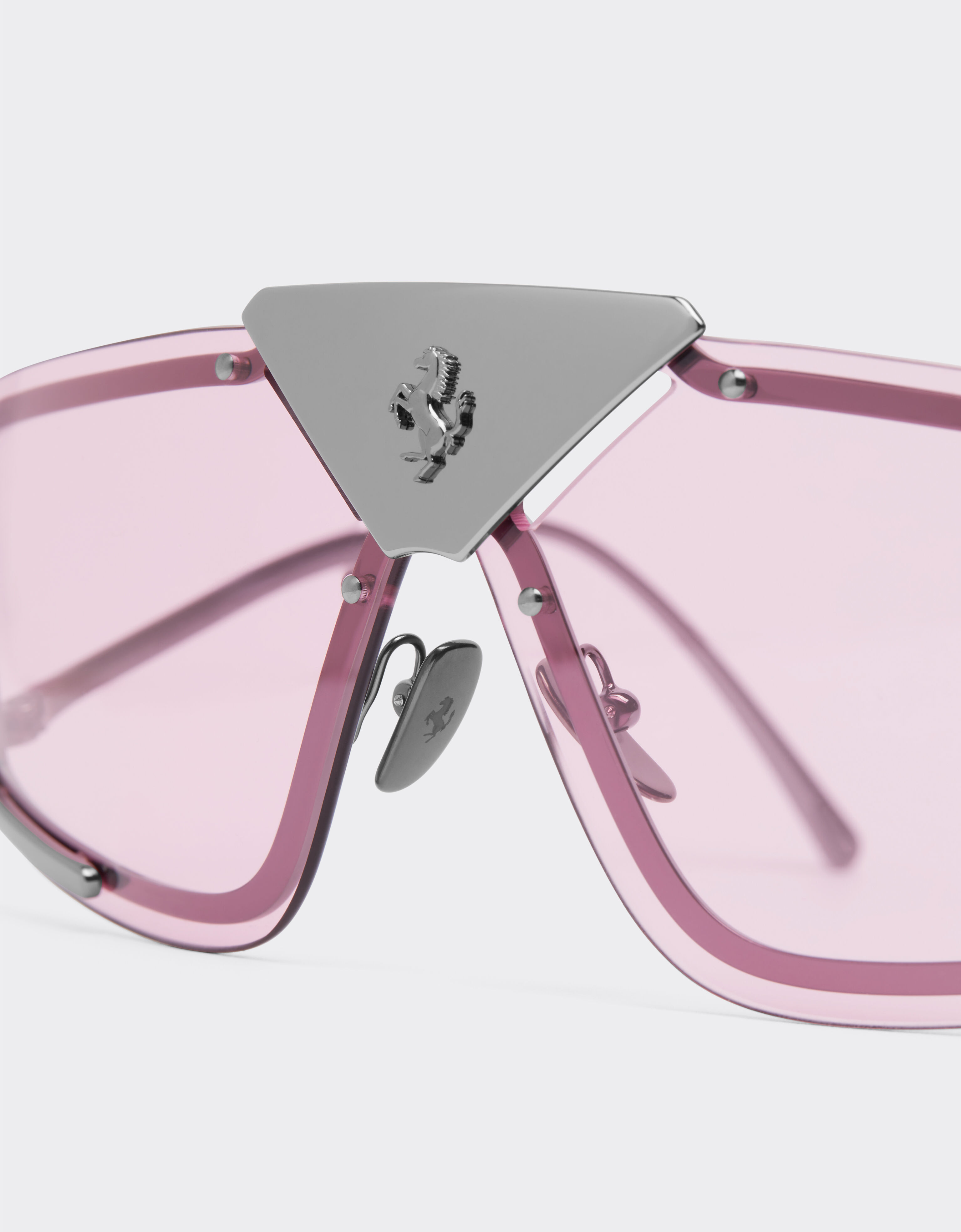 Ferrari Ferrari Sonnenbrille mit rosafarbenen Gläsern Silber F1006f