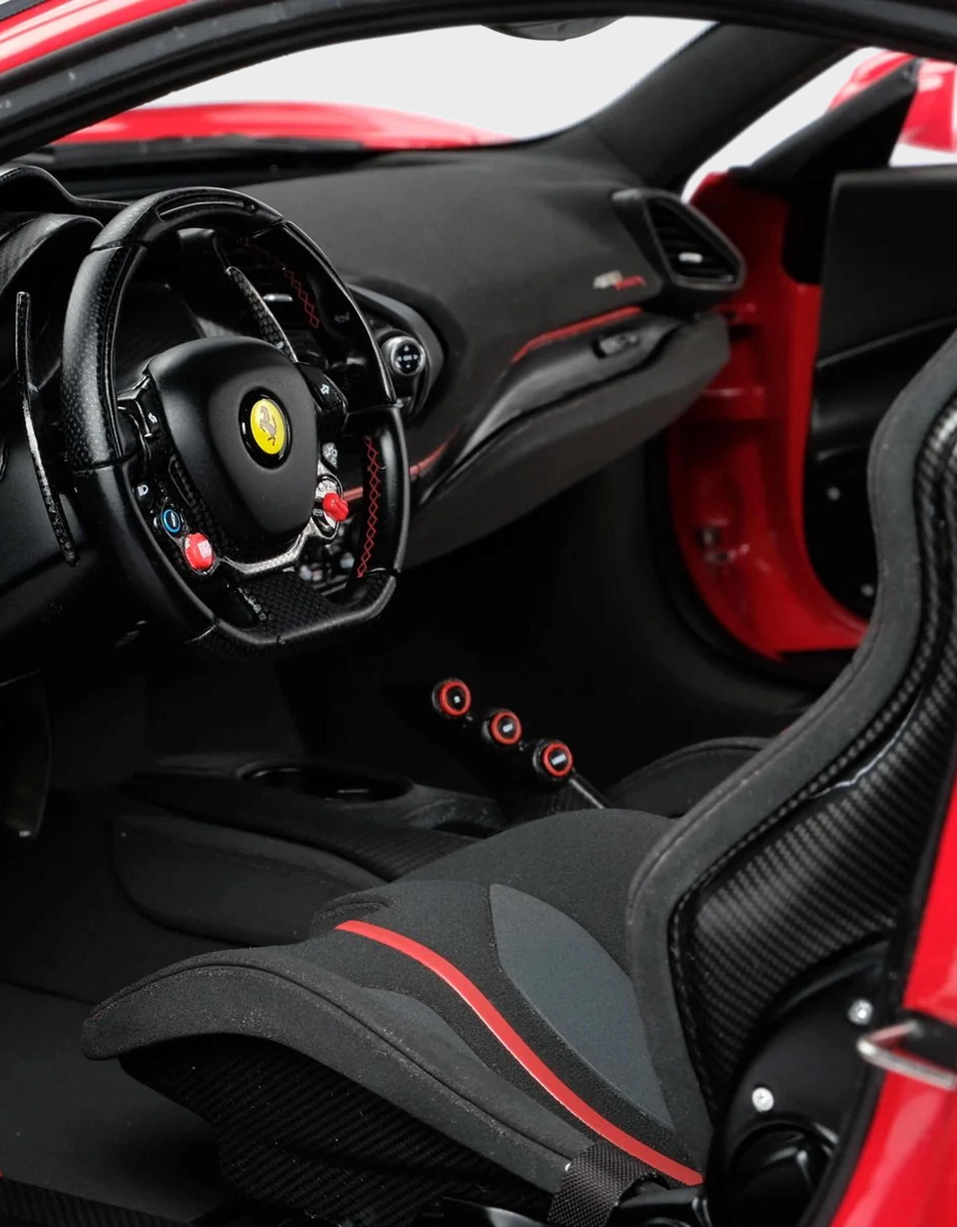 Ferrari Ferrari 488 Pista model in 1:8 scale Red L7815f