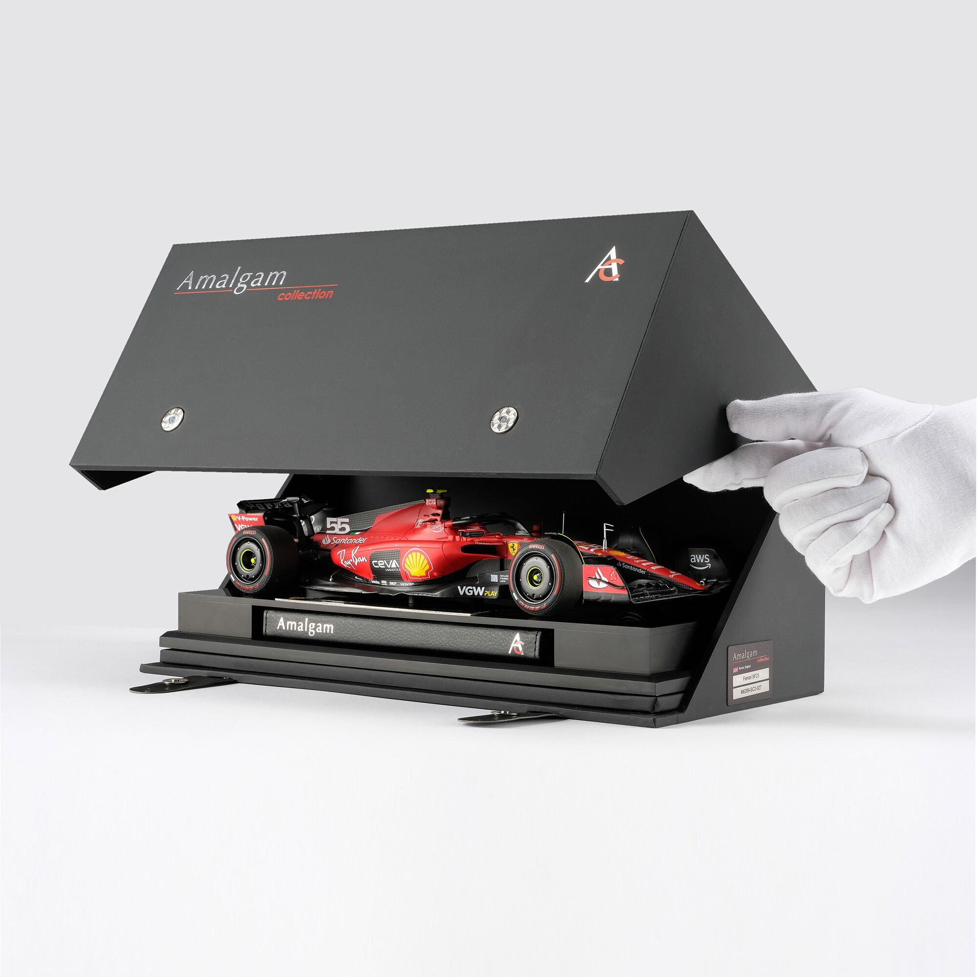 Ferrari Ferrari SF-23 - #55 Sainz model in 1:18 scale Red F1073f