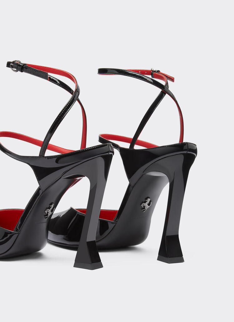 Pump shoe in coated leather in Black for Women | Ferrari