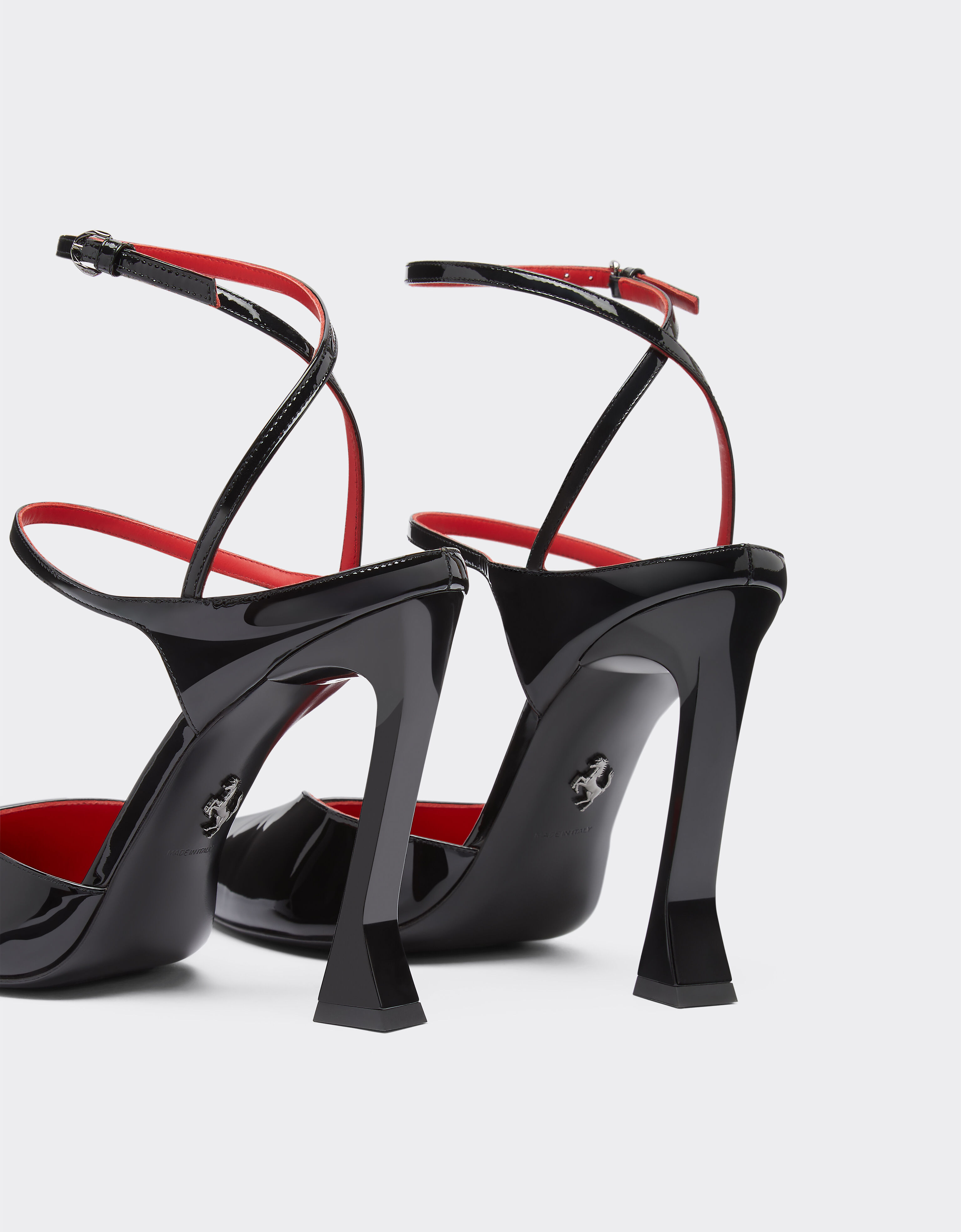 Ferrari Pump shoe in coated leather Black 22010f
