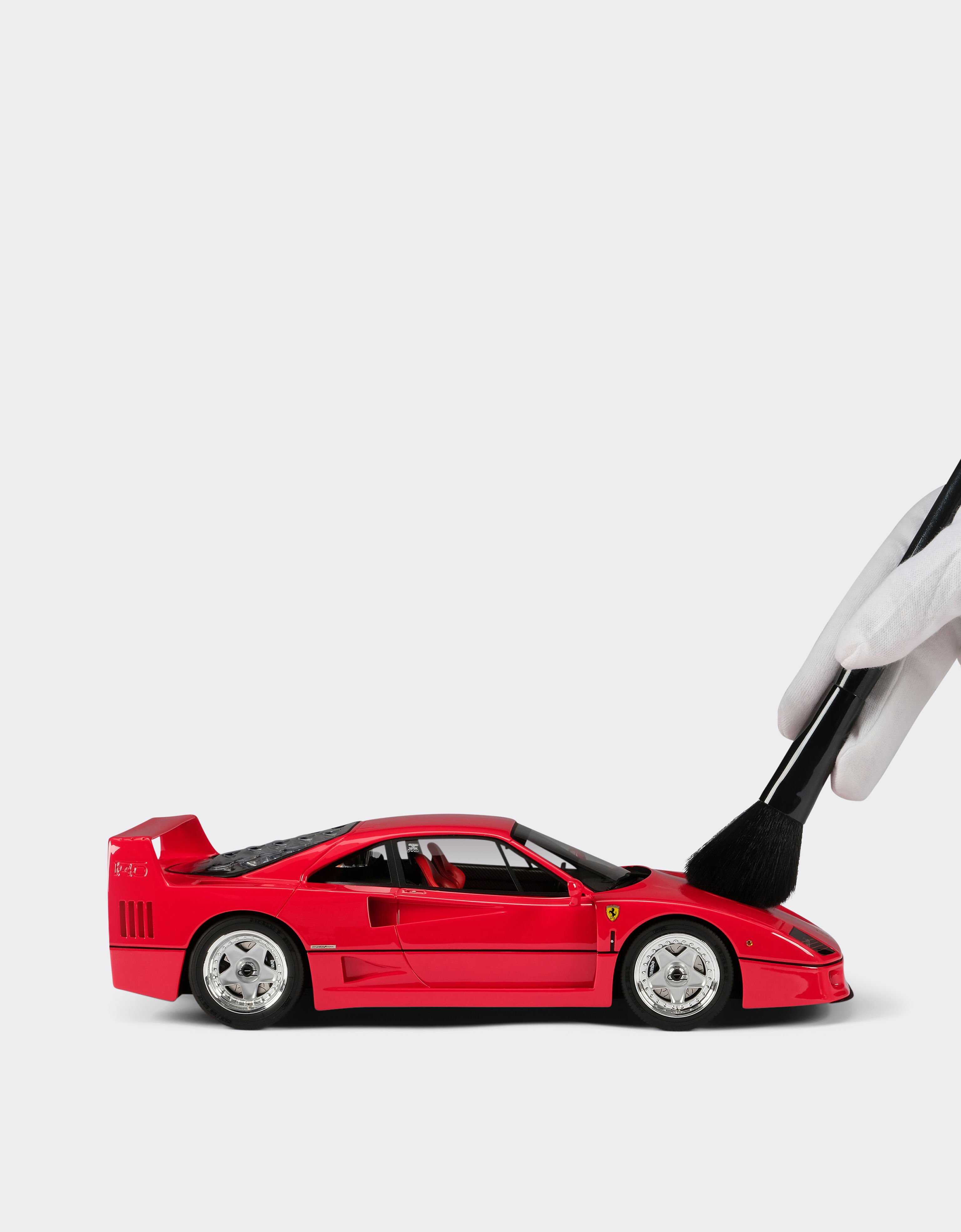 Ferrari 1:18 scale model F40 Red F0112f