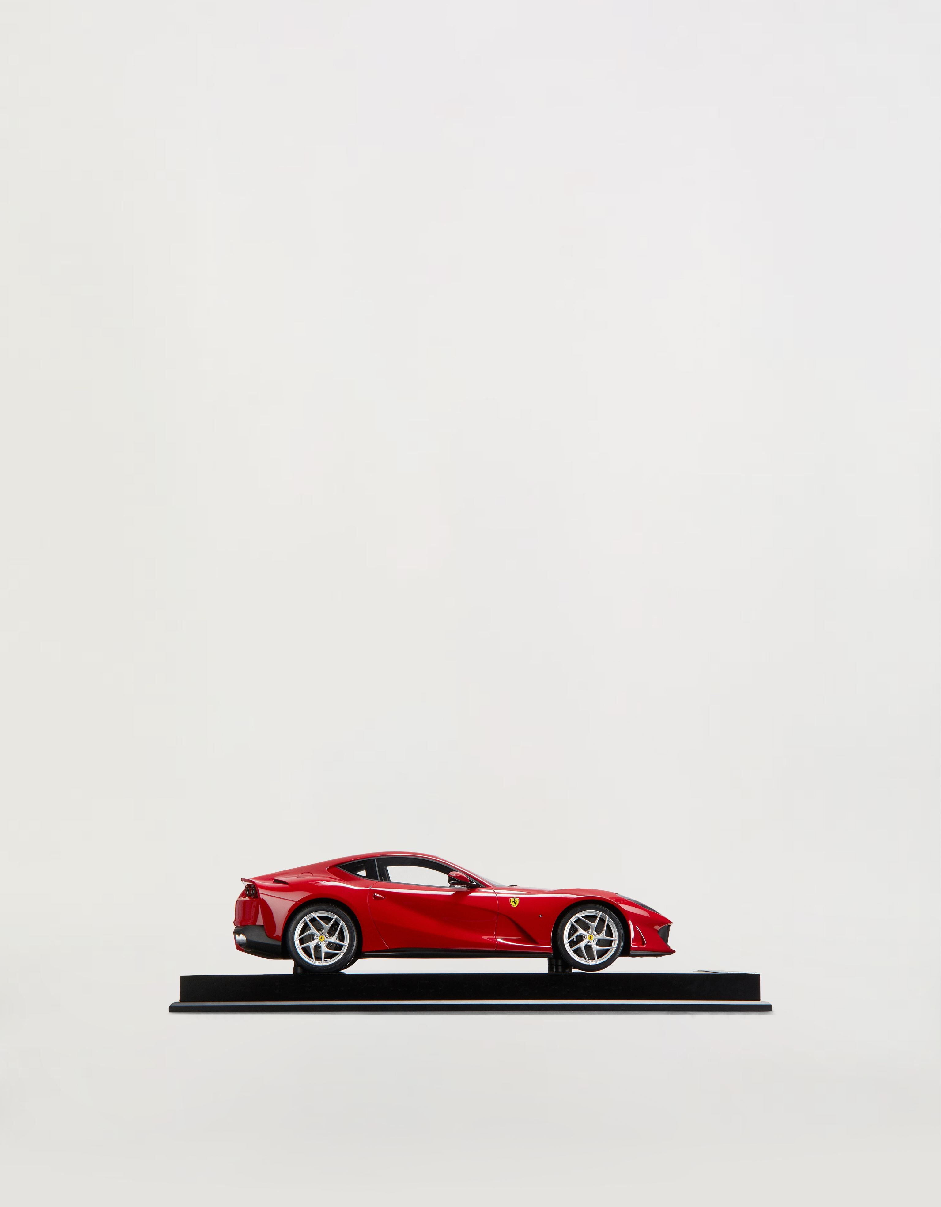 Ferrari Modell Ferrari 812 Superfast im Maßstab 1:12 Rot F0071f