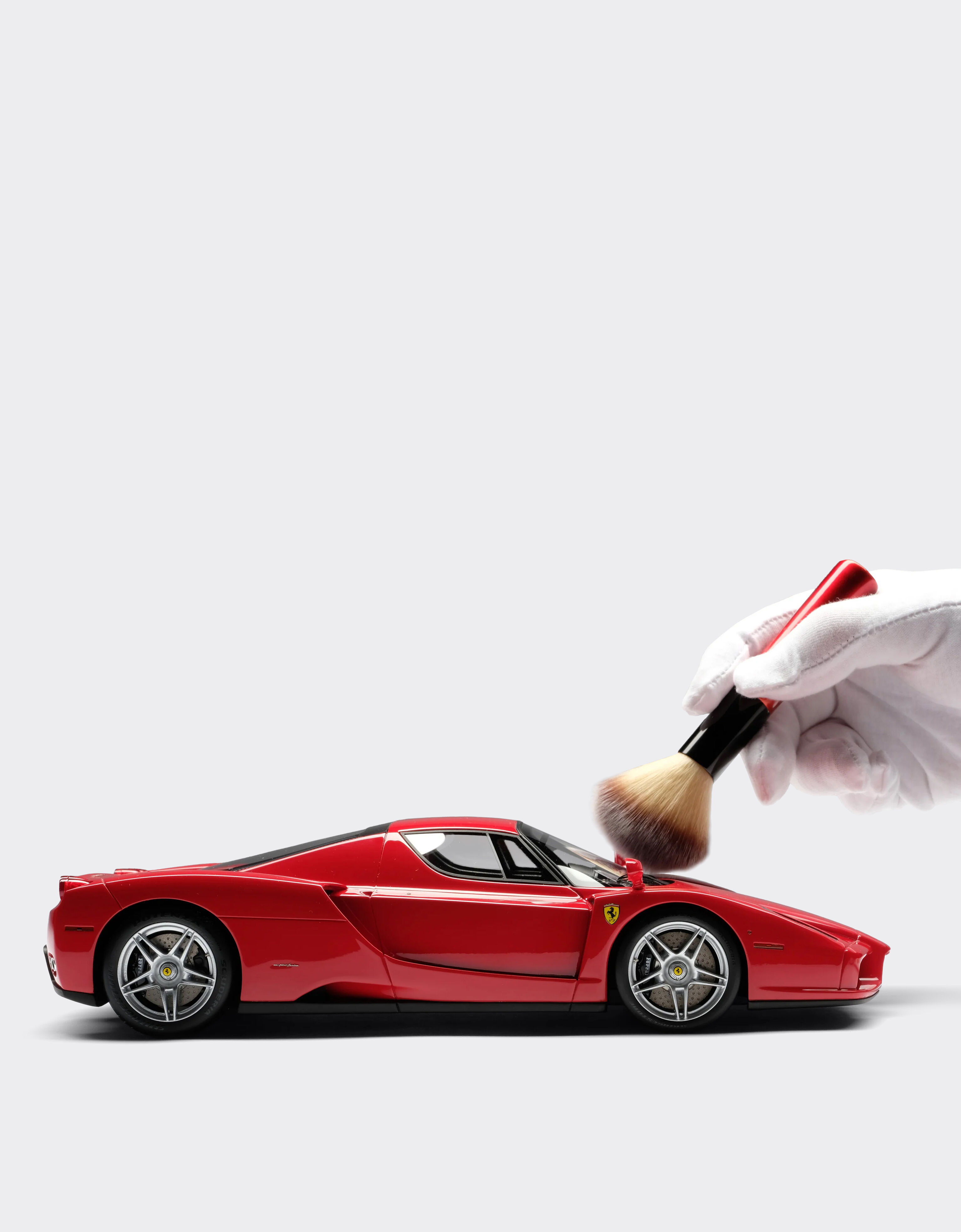 Ferrari Ferrari Enzo model in 1:18 scale Red L7814f