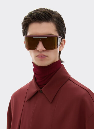 Ferrari Gafas de sol Ferrari de edición limitada de metal y cuero con cristales rojo oscuro Rojo oscuro LA0F5f