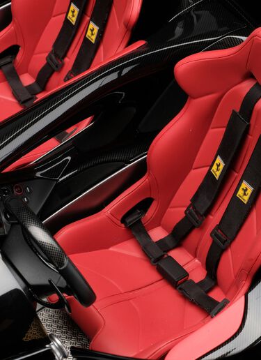 Ferrari Ferrari Monza SP2 モデルカー 1:8スケール マルチカラー L7978f