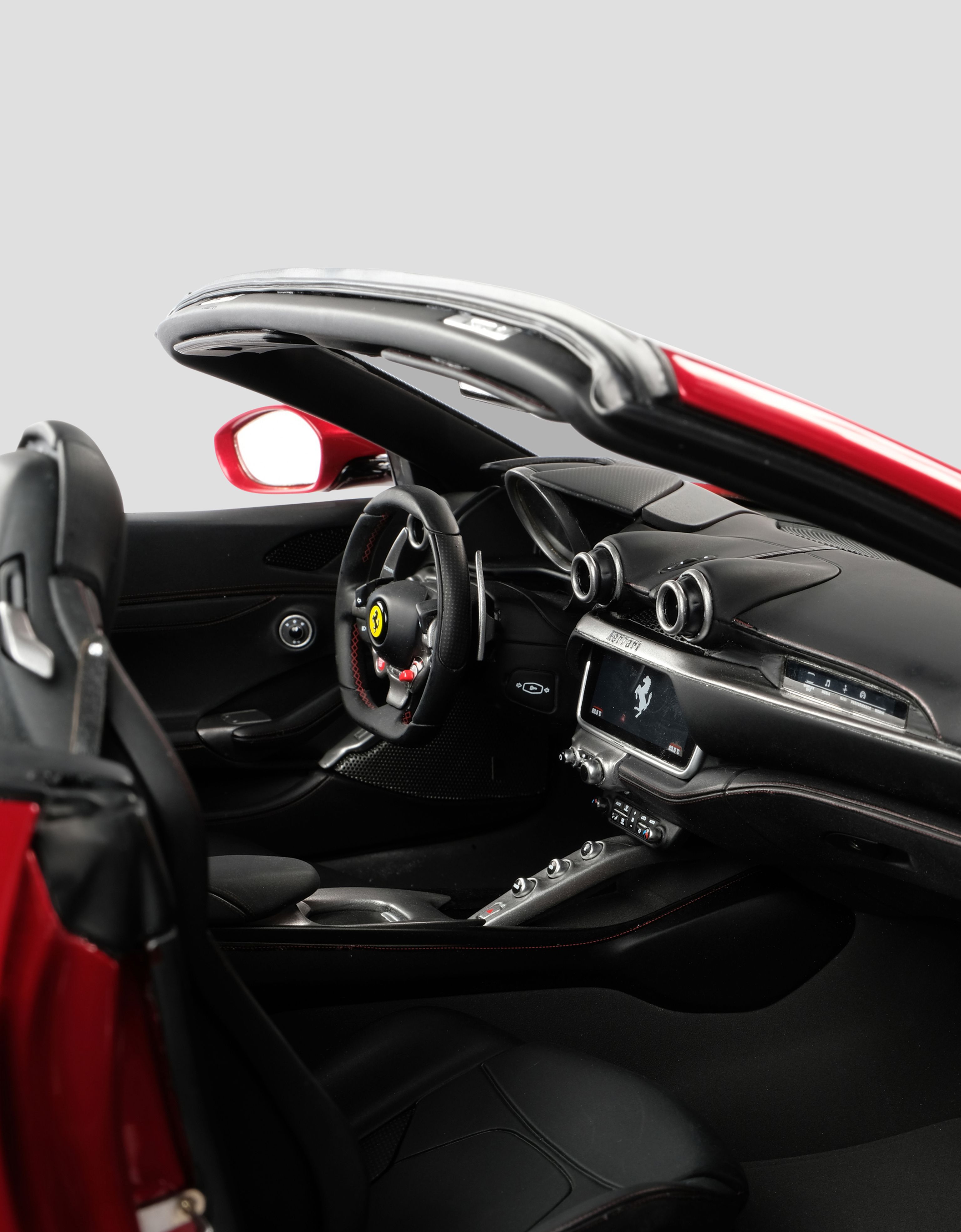 Ferrari Ferrari Portofino model in 1:8 scale Red L7816f