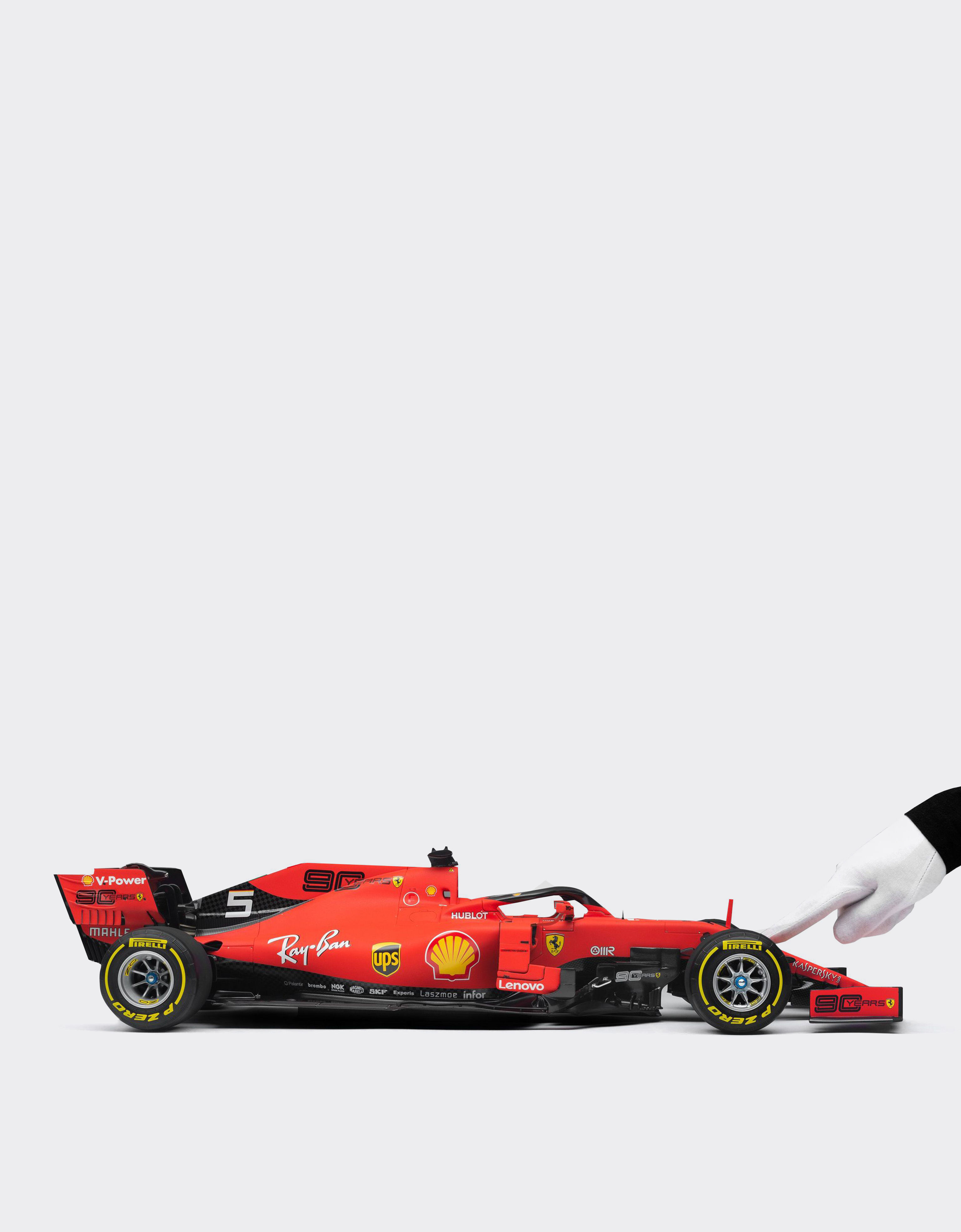 Ferrari Ferrari SF90 Vettel model in 1:8 scale Red L7981f