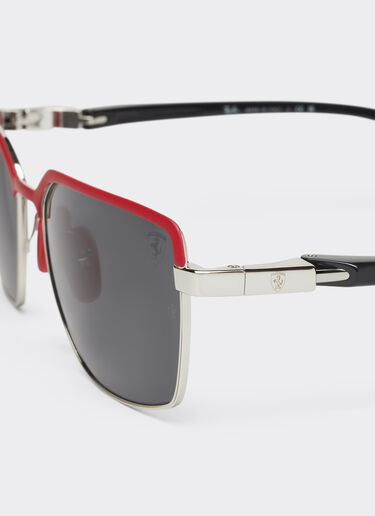 Ferrari Ray-Ban für Scuderia Ferrari Sonnenbrille 0RB3743M aus mattrotem und metallgrauem Metall mit grauen Gläsern Dunkelgrau F1302f