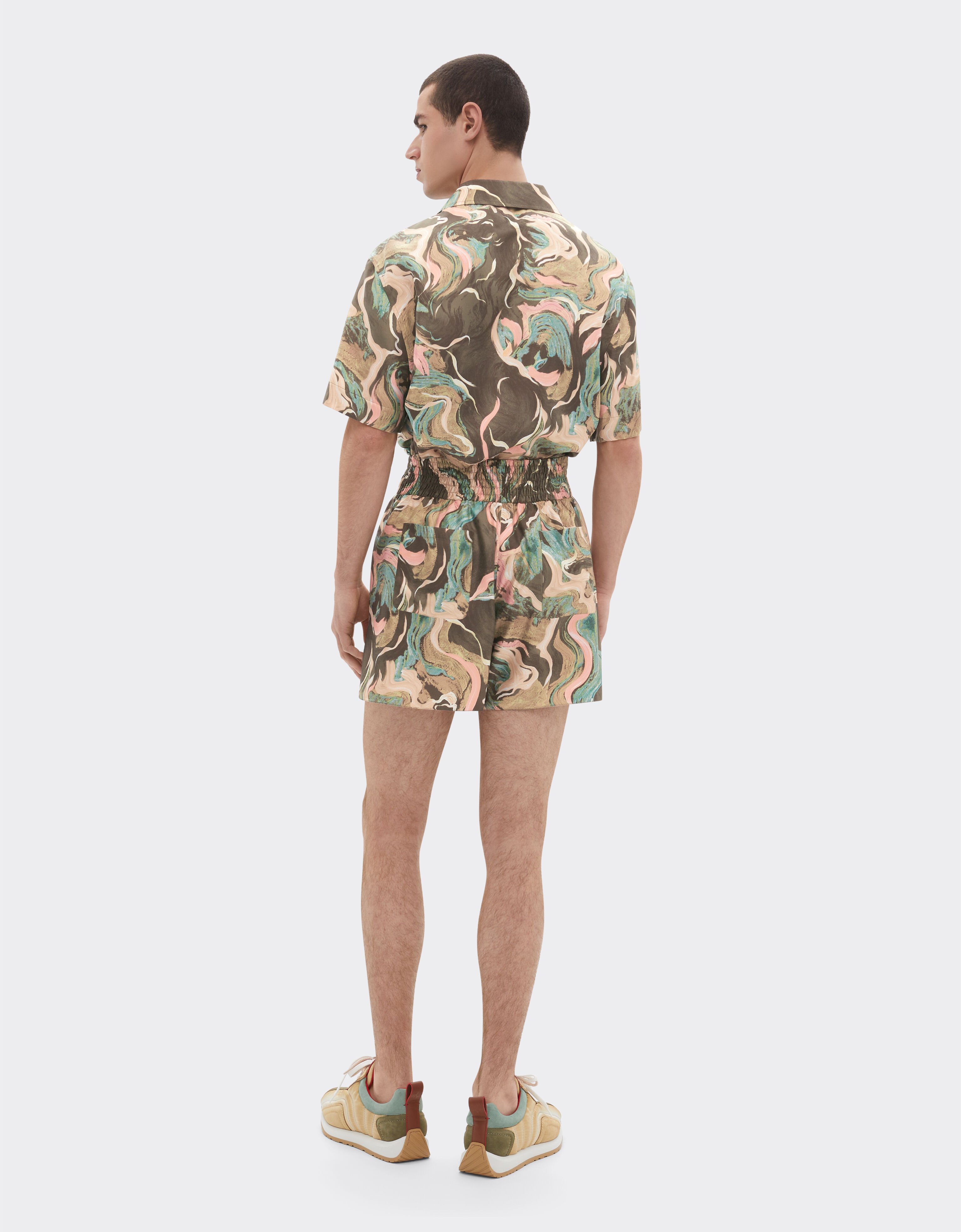 Ferrari Short en soie à imprimé Marble Horse Khaki Green 50073f