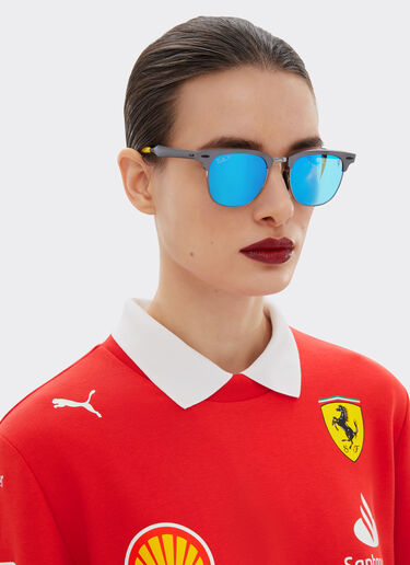 Ferrari Ray-Ban pour Scuderia Ferrari RB3807M en métal gris avec des verres gris miroir bleu polarisés Ingrid F1514f