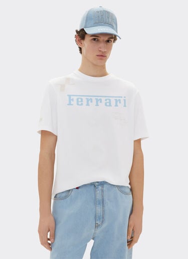 T-shirt con logo Ferrari x Charles Leclerc Ferrari T-shirt con logo Ferrari x Charles Leclerc Bianco Ottico 22293f