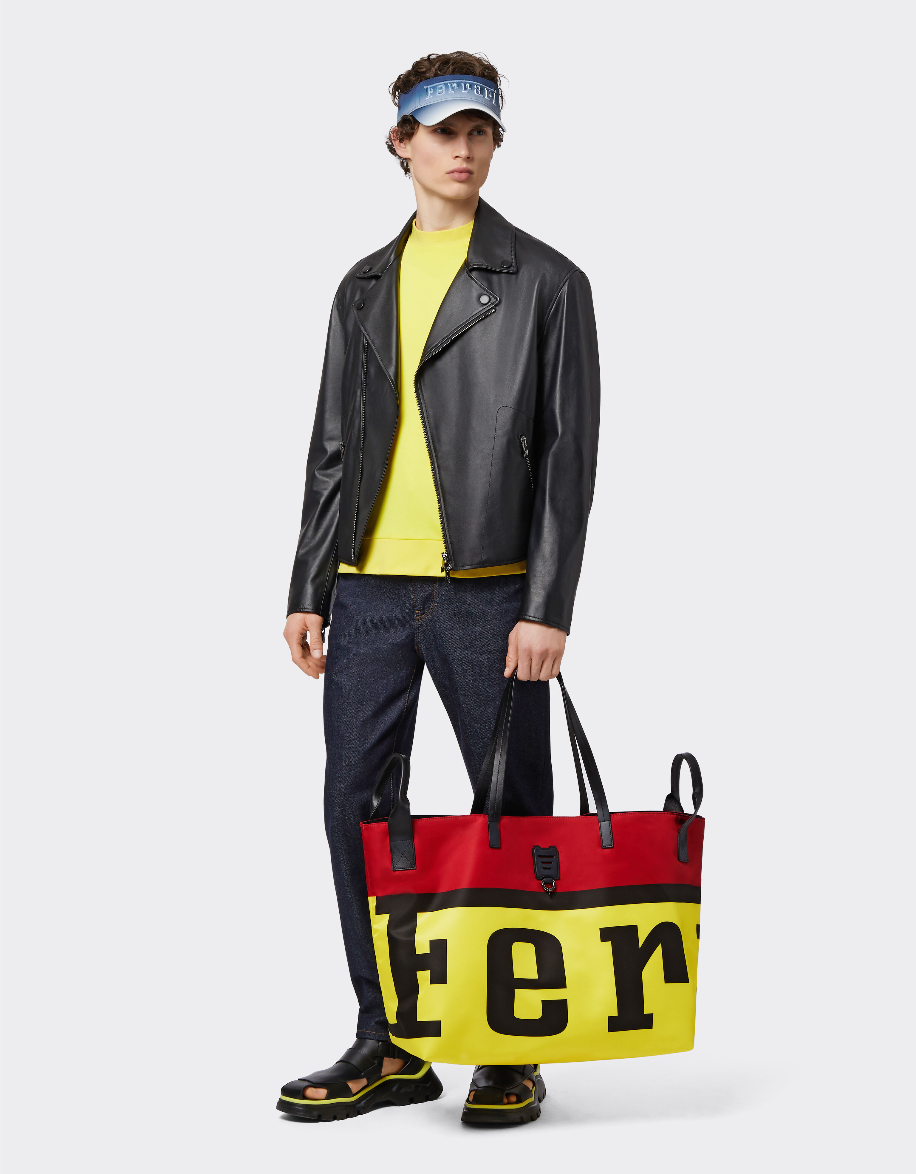Ferrari Mittelgroße Shopping Bag Ferrari GT Bag aus technischem Gewebe mit Maxi-Logo Hellgelb 20188f