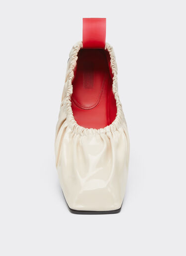 Ferrari Patent leather curled ballerina shoe Ivory 21453f