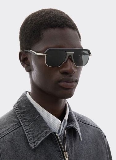 Ferrari sunglasses in matte silver metal with gray polarized lenses Ferrari Ferrari sunglasses in matte silver metal with gray polarized lenses Black LA0EQf