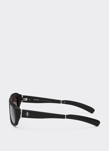 Ferrari Lunettes de soleil Ferrari en acétate et cuir noir avec verres polarisants grisés Noir F1541f