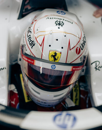 Ferrari Hamilton Special Edition Japanese GP Helmet in 1:1 scale Multicolore LS0OT3062EXT0001f