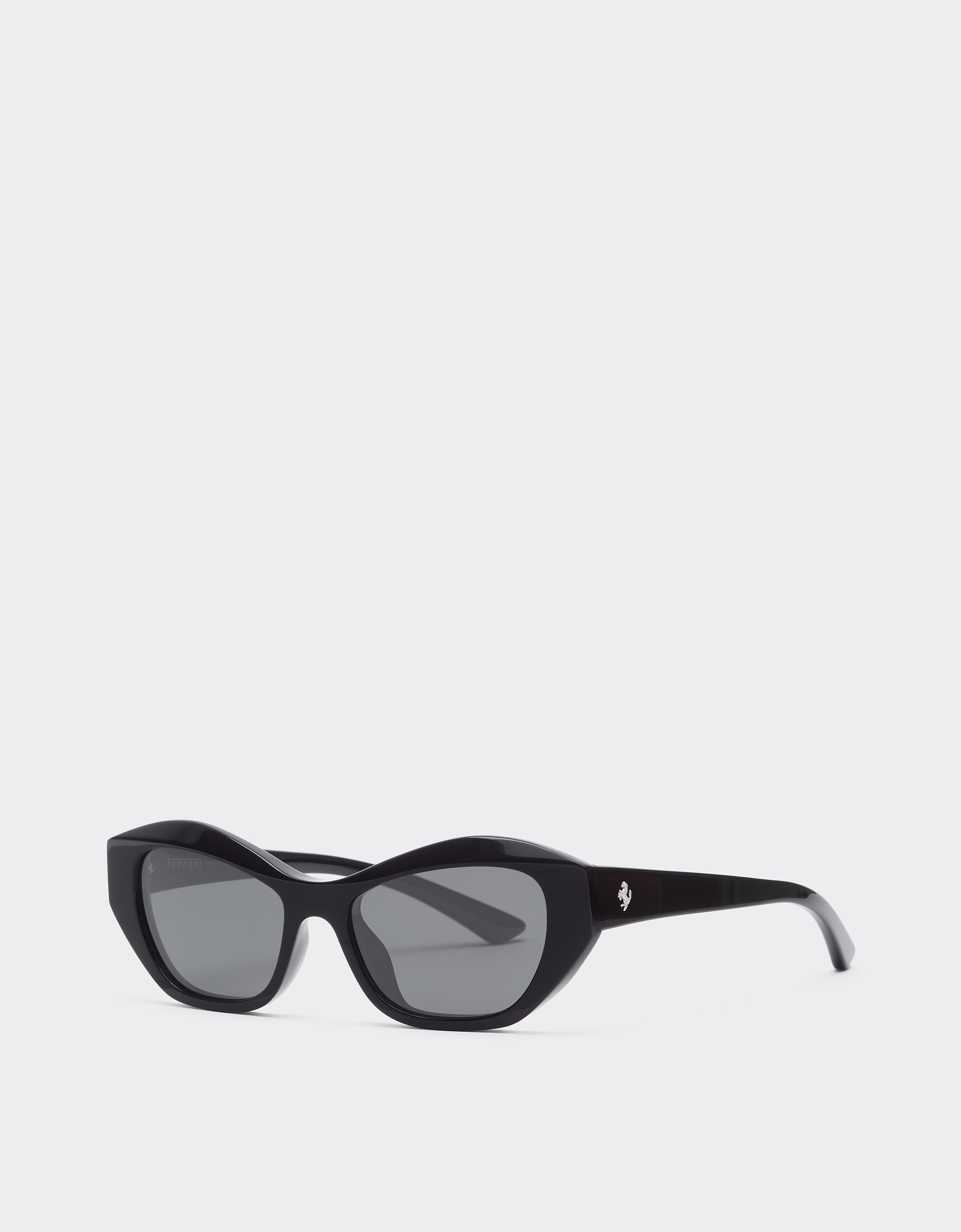 Lunettes de soleil Ferrari en acétate noir brillant avec verres noirs polarisés Ferrari Lunettes de soleil Ferrari en acétate noir brillant avec verres noirs polarisés Nero LA0L2f