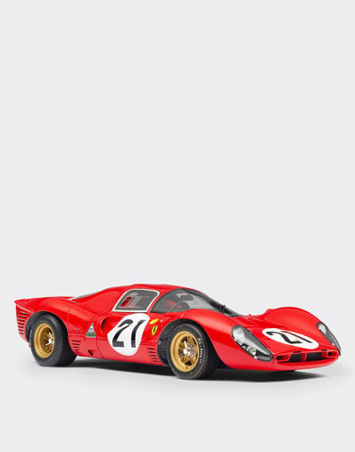 Ferrari Ferrari 330 P4 model in 1:18 scale Red L7588f