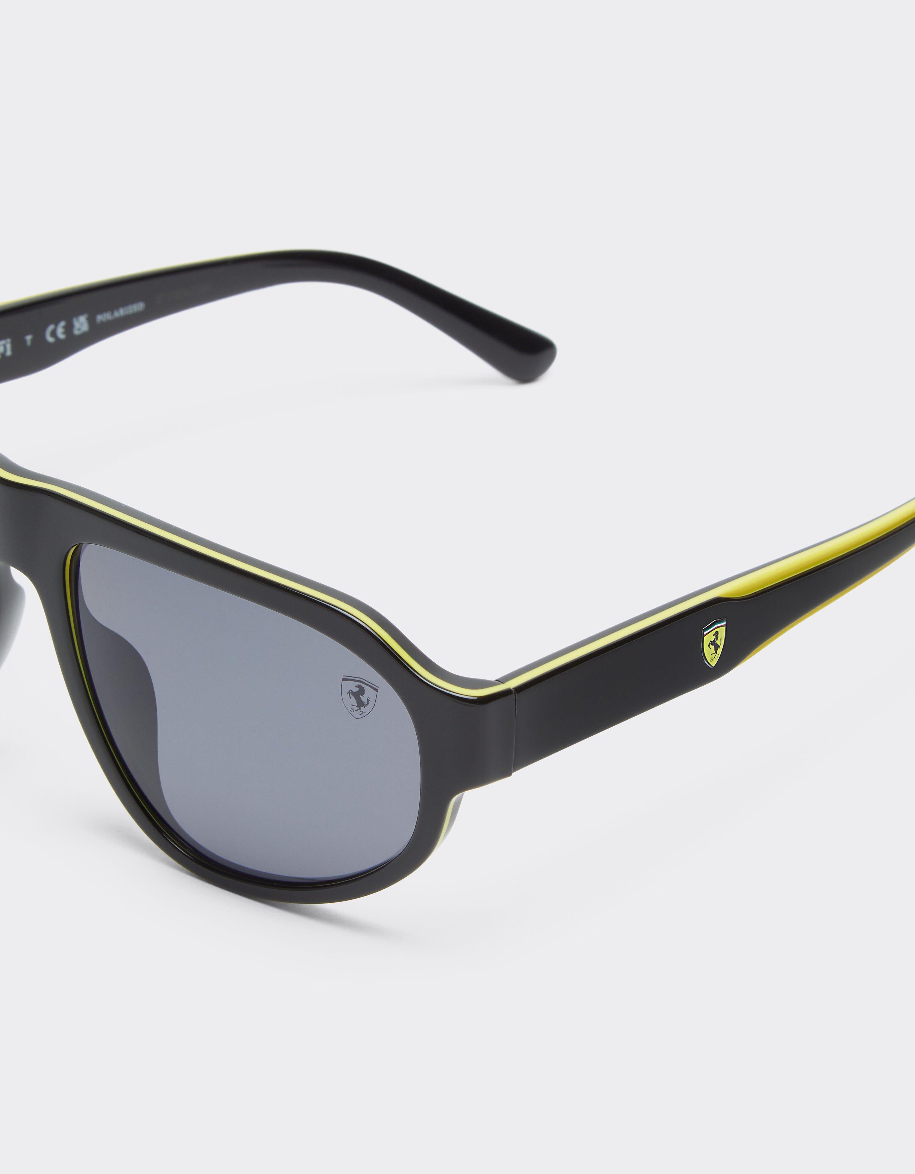 Ferrari Ray-Ban for Scuderia Ferrari 0FZ6027 en acetato negro y amarillo con lentes grises oscuras MULTICOLOR LY0SG1434EXT0001f