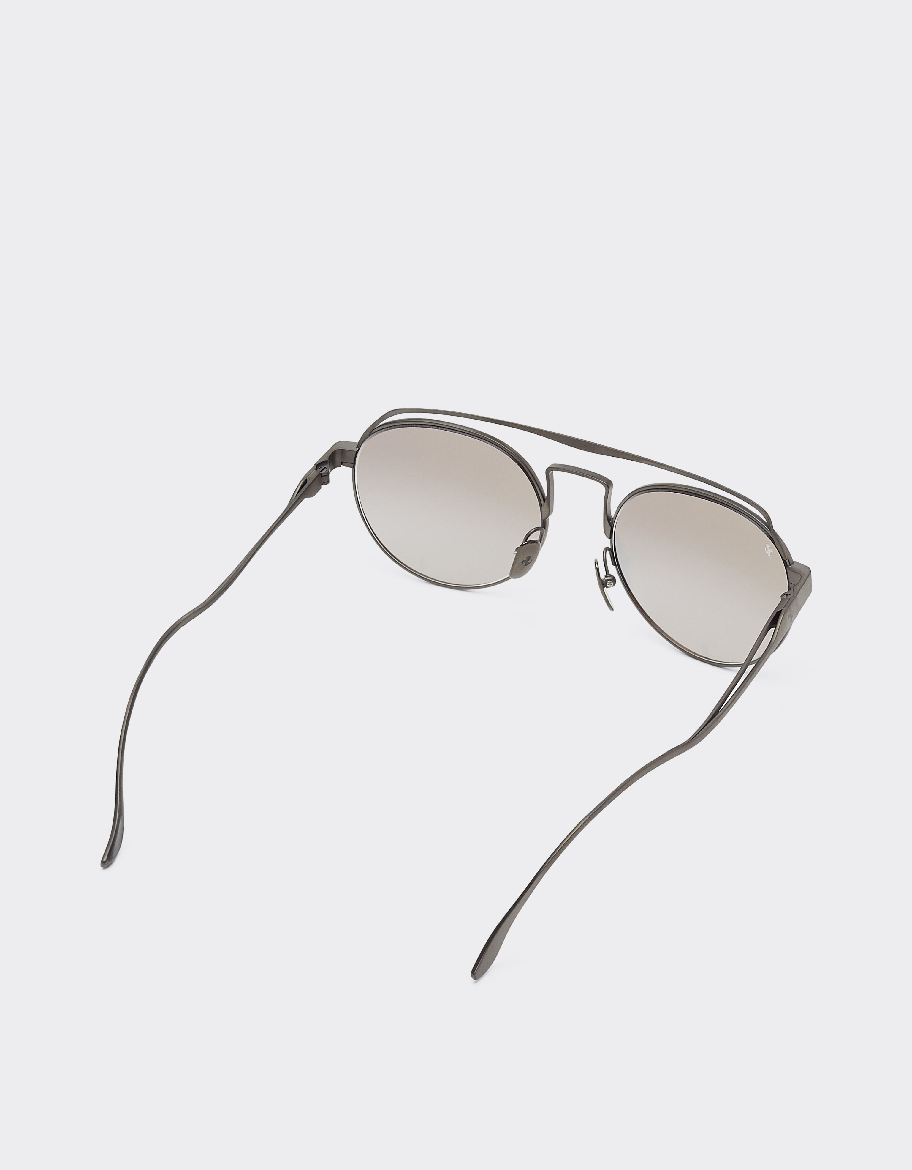 Ferrari Gafas de sol Ferrari de titanio gunmetal mate con cristales plateados espejados Gris metálico LA0ENf