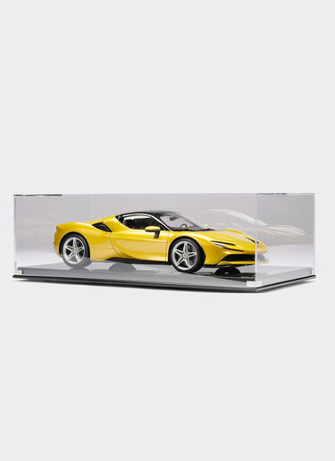 Ferrari SF90 Stradale Spider model in 1:8 scale Gold F0075f