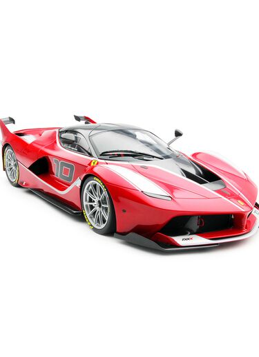 Ferrari FXX-K model in 1:8 scale Red L5239f