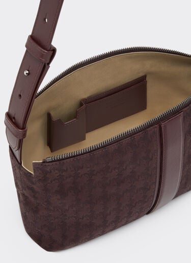 Crossbody bag in Q-Cycle® jacquard con motivo Cavallino Ferrari Crossbody bag in Q-Cycle® jacquard con motivo Cavallino Mogano 49139f