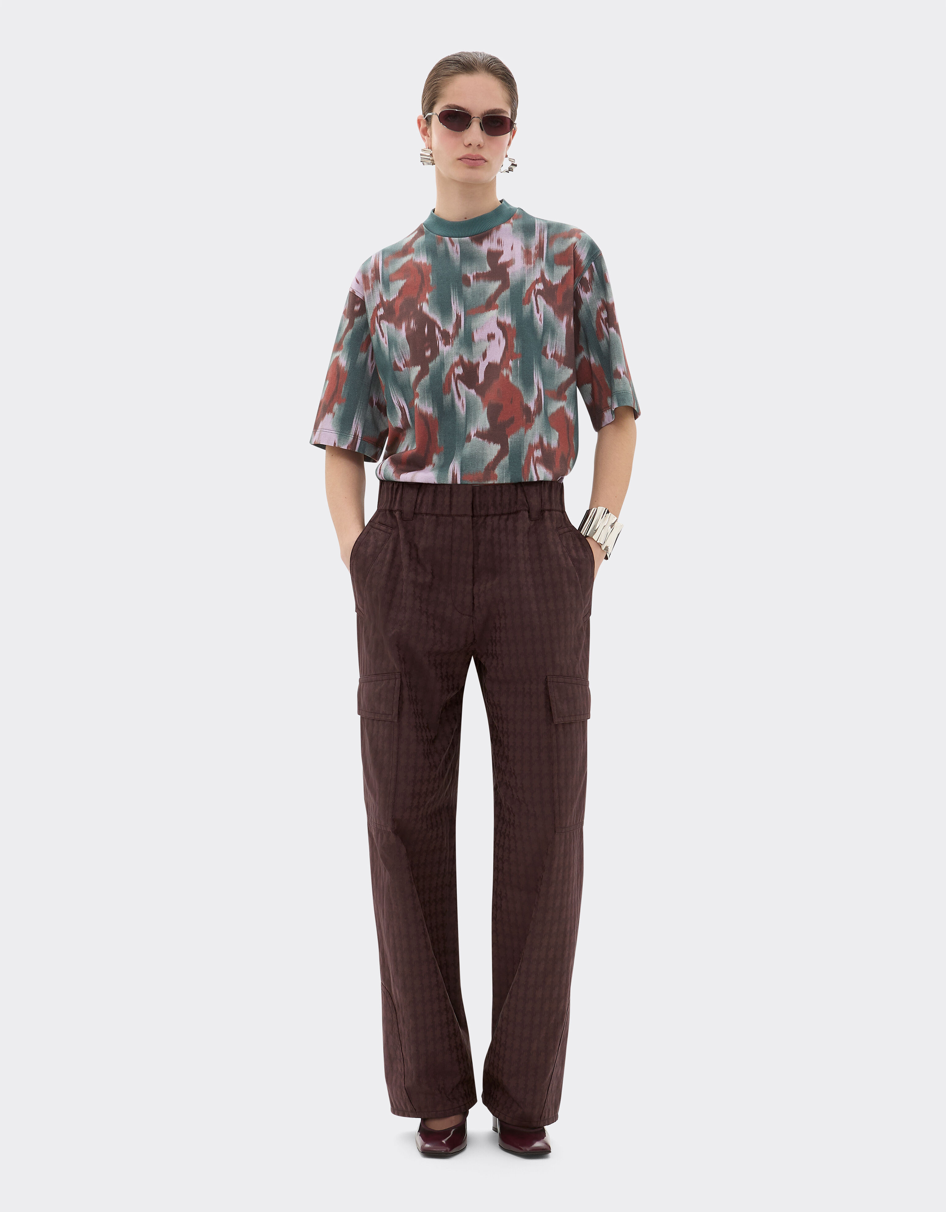 Ferrari Cargo trousers in Q-Cycle® jacquard with Cavallino Monogram Mahogany 22634f