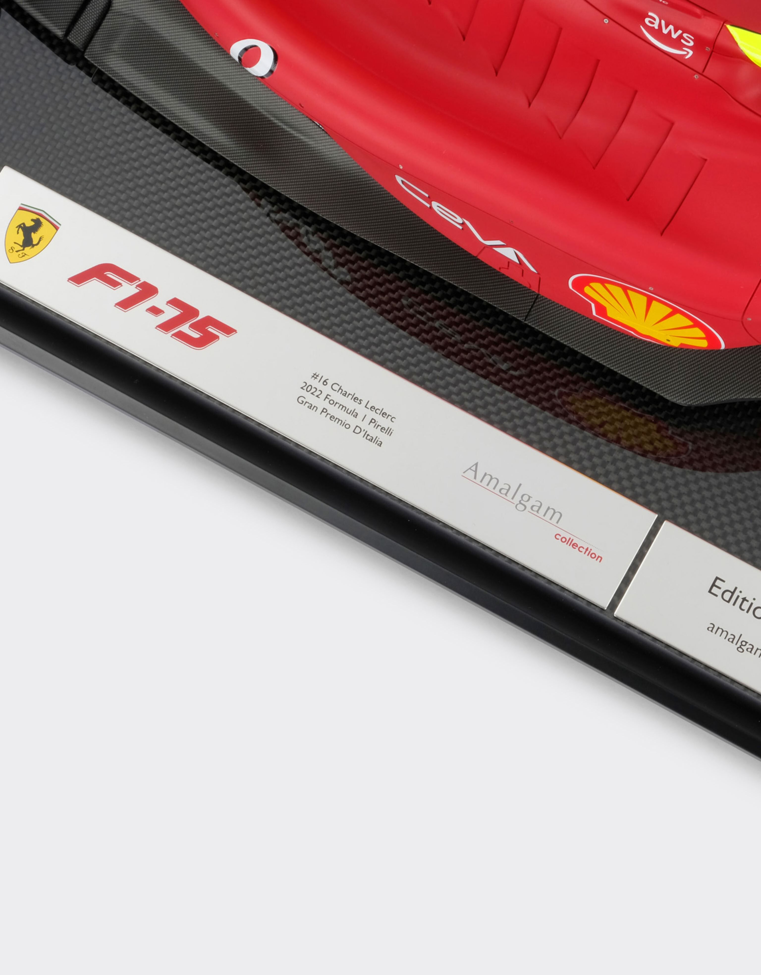 Ferrari Maqueta Ferrari F1-75 a escala 1:8 Charles Leclerc Rosso Corsa F0883f